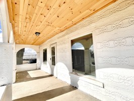 featured image of 206 8th St #1