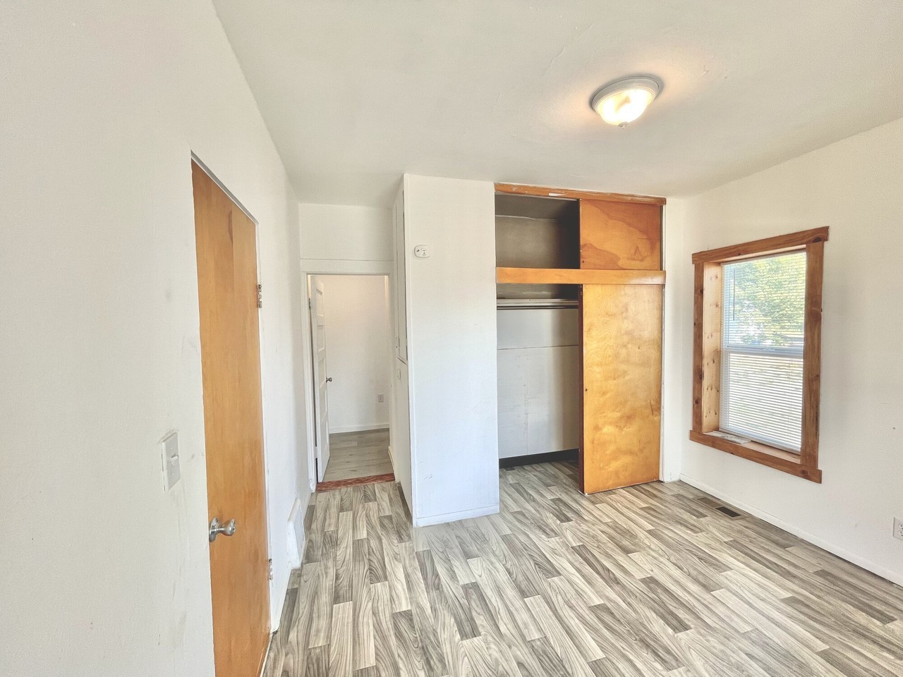 206 8th St #1 - Photo 4 of 13