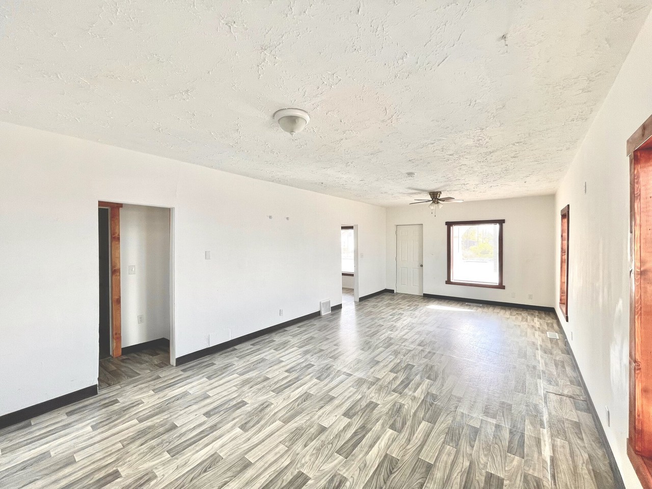 206 8th St #1 - Photo 5 of 13