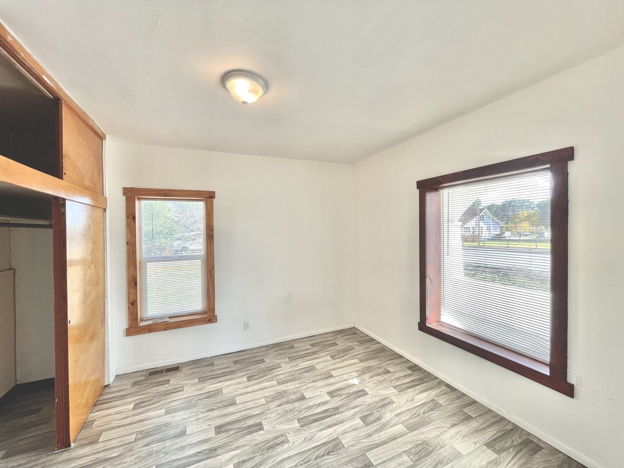 206 8th St #1 - Photo 6 of 13