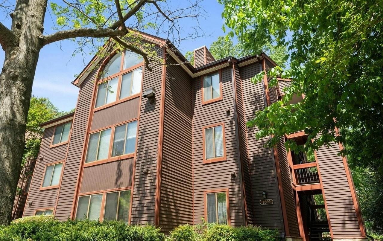 2800 Lee Oaks Place, Unit 200 - Photo 2 of 7