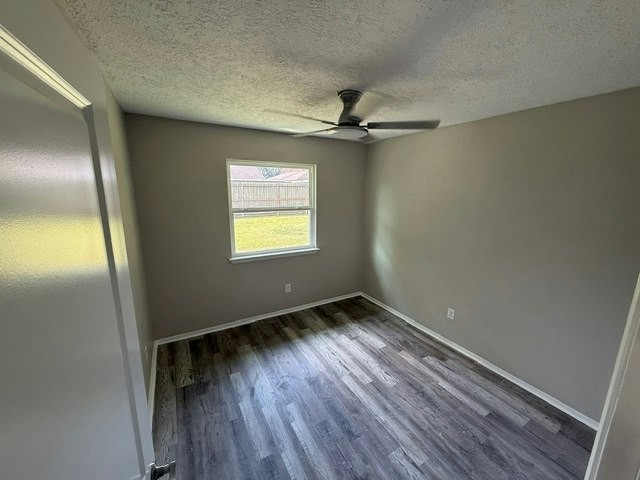 2505 Ewell Dr - Photo 3 of 22