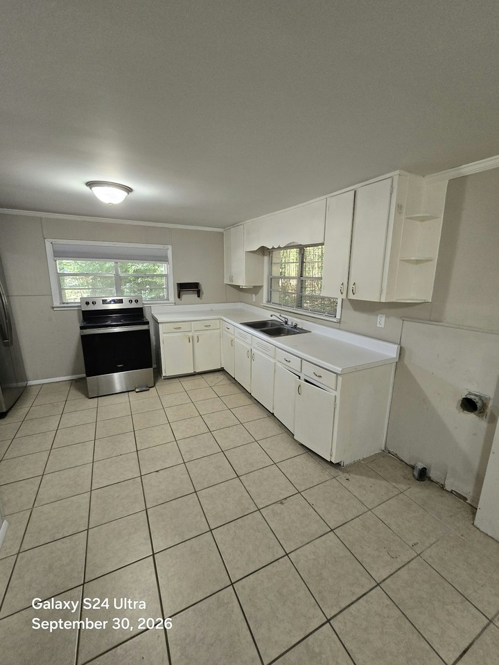 1529 Foster Avenue - Photo 4 of 14