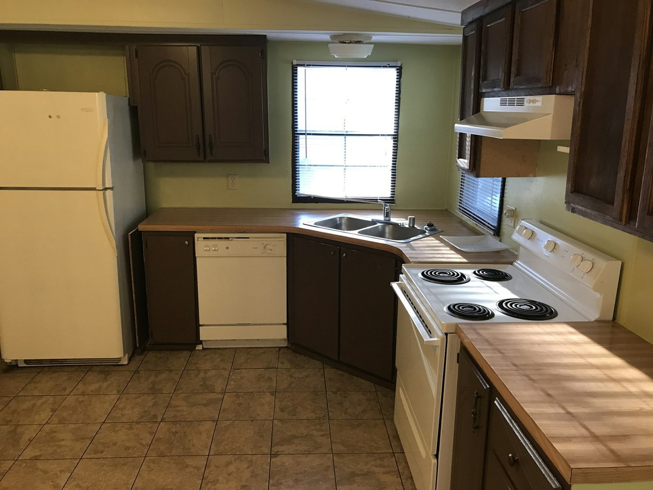 327 Holly Hill Road - Photo 4 of 11