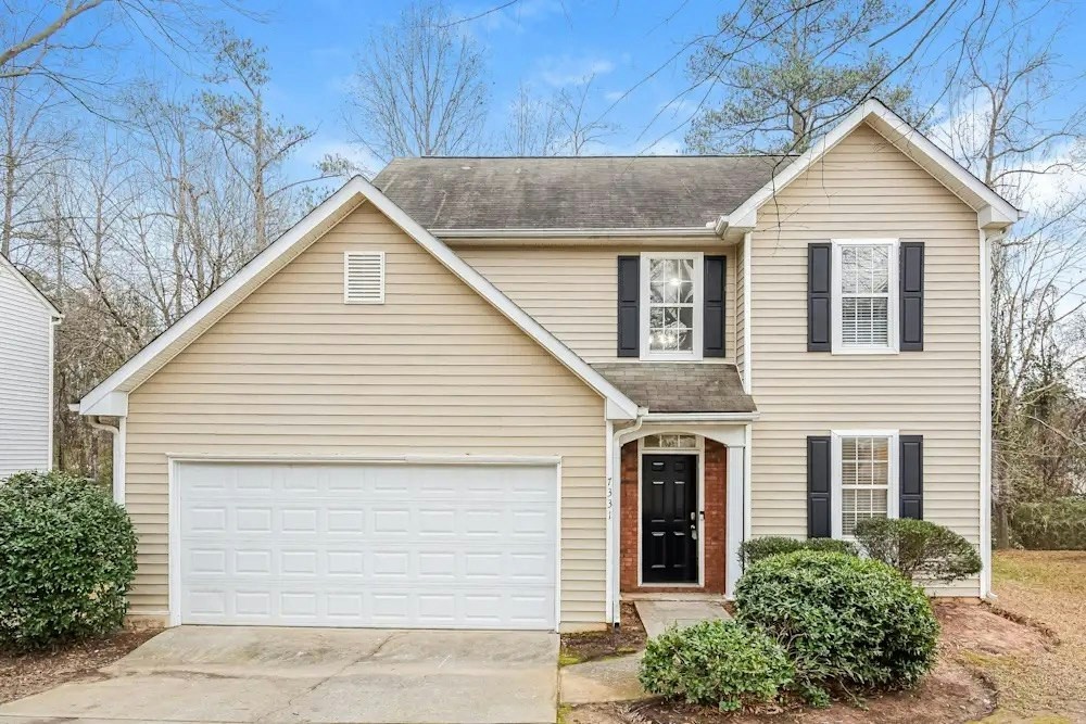 7330 Copperbend Ct SE - Photo 4 of 8