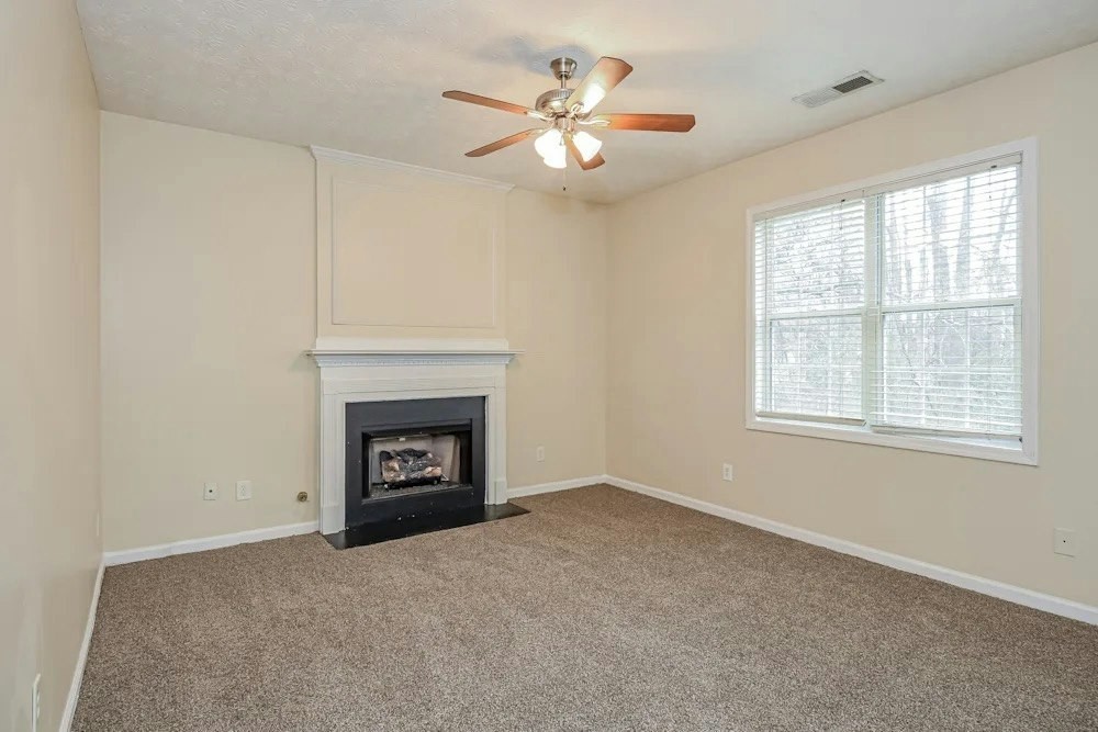 7330 Copperbend Ct SE - Photo 7 of 8