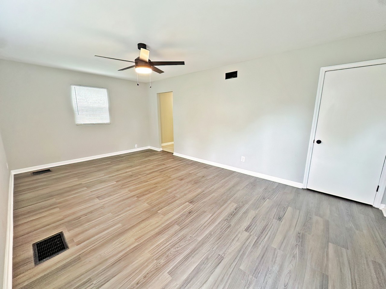 3161 Brownlee Avenue - Photo 2 of 17