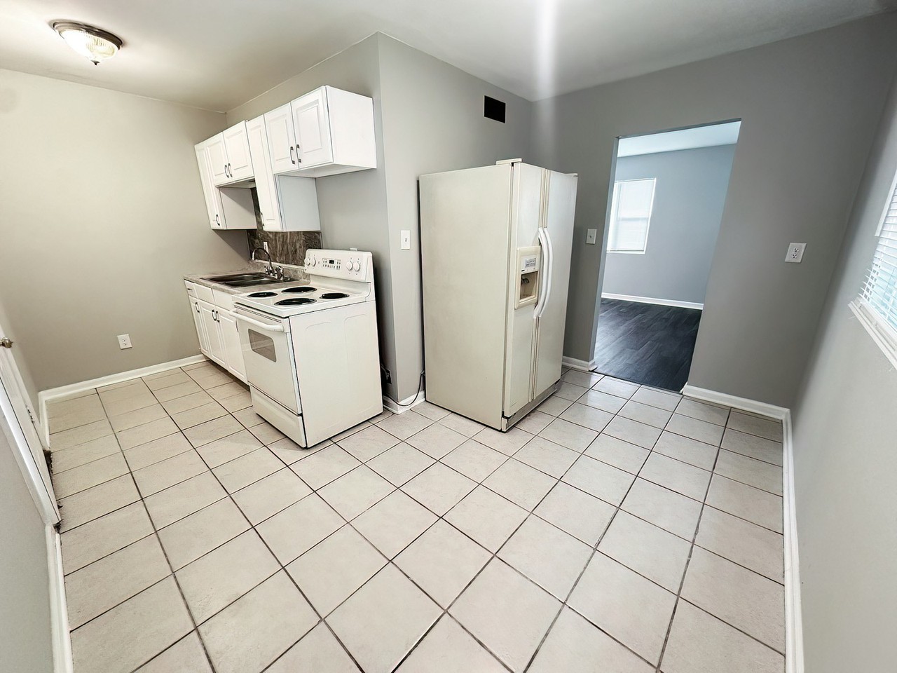 3161 Brownlee Avenue - Photo 4 of 17