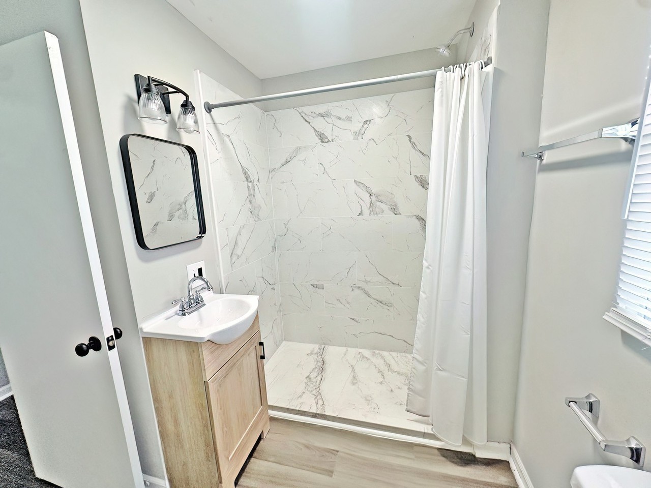 3161 Brownlee Avenue - Photo 6 of 17