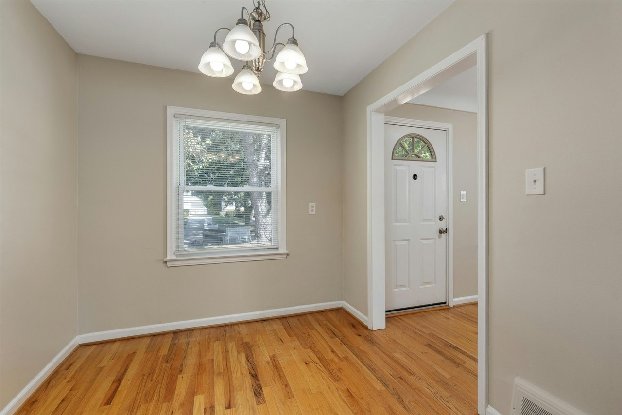 3411 Chester Road - Photo 6 of 32