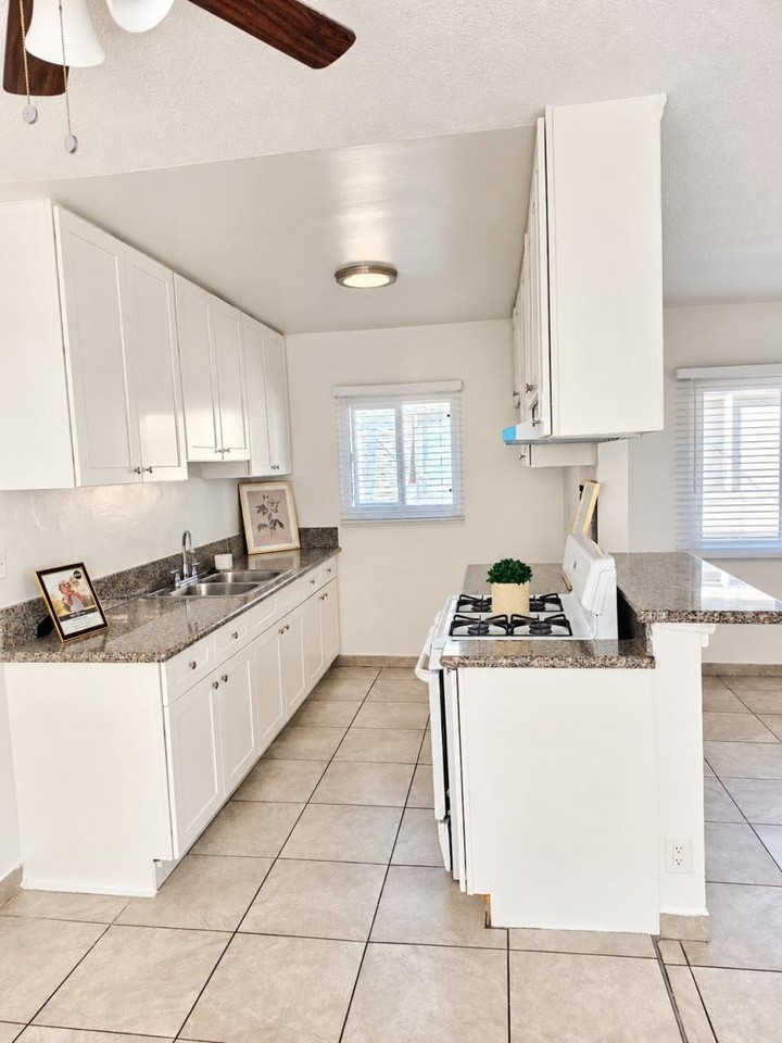 14714 Titus St - Photo 2 of 10