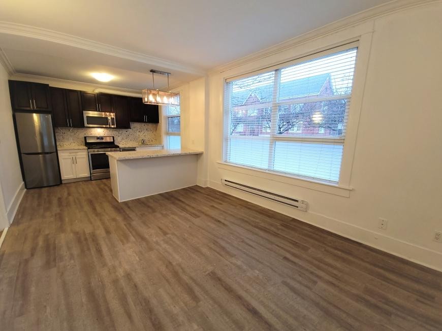 1619 Cypress St - Photo 3 of 9