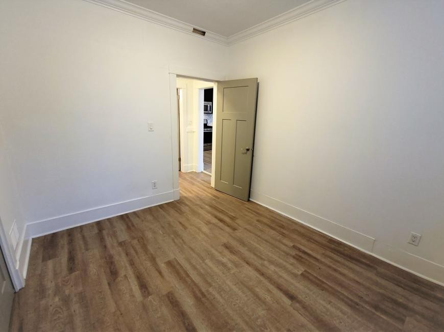 1619 Cypress St - Photo 7 of 9