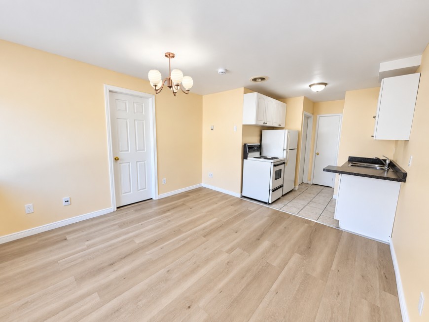 109 Emma St - Photo 2 of 10