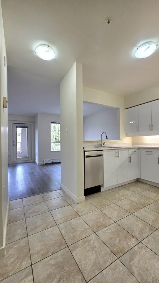 3575 Broadway W - Photo 2 of 10