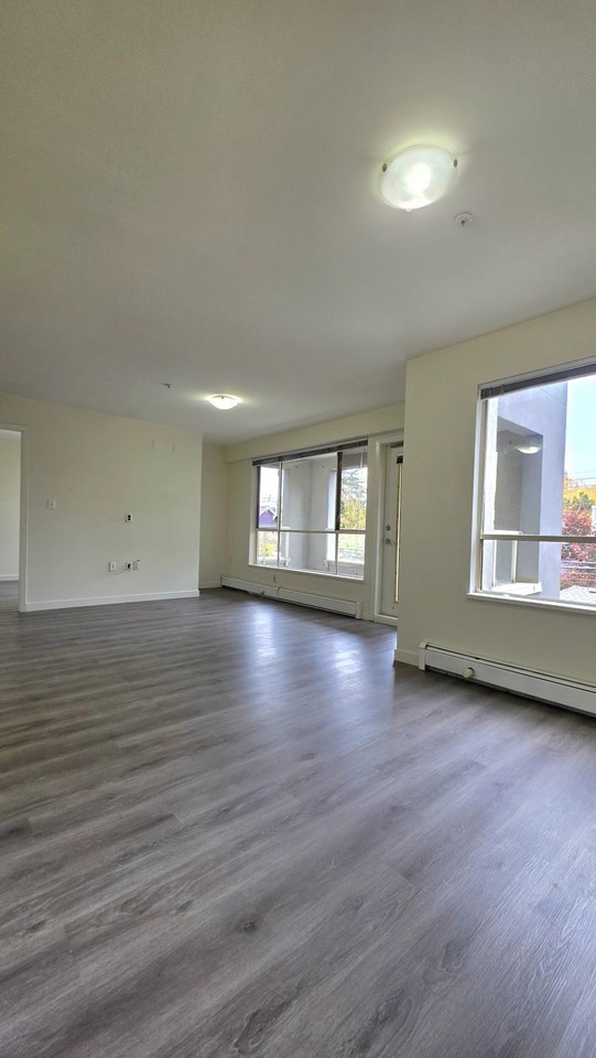 3575 Broadway W - Photo 3 of 10