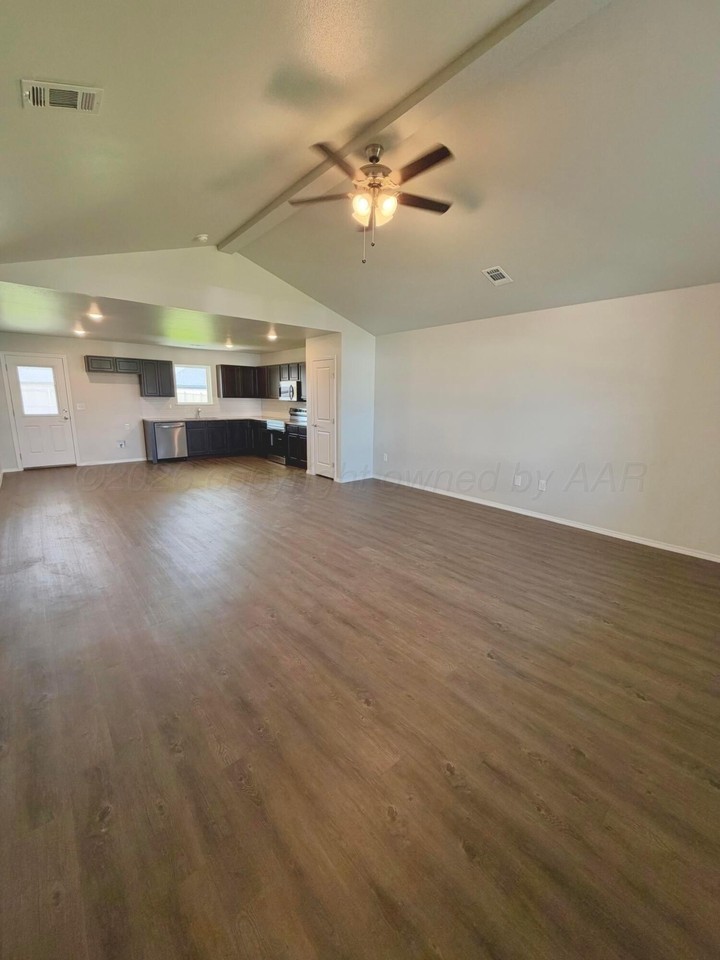 4405 Sunset St - Photo 3 of 13