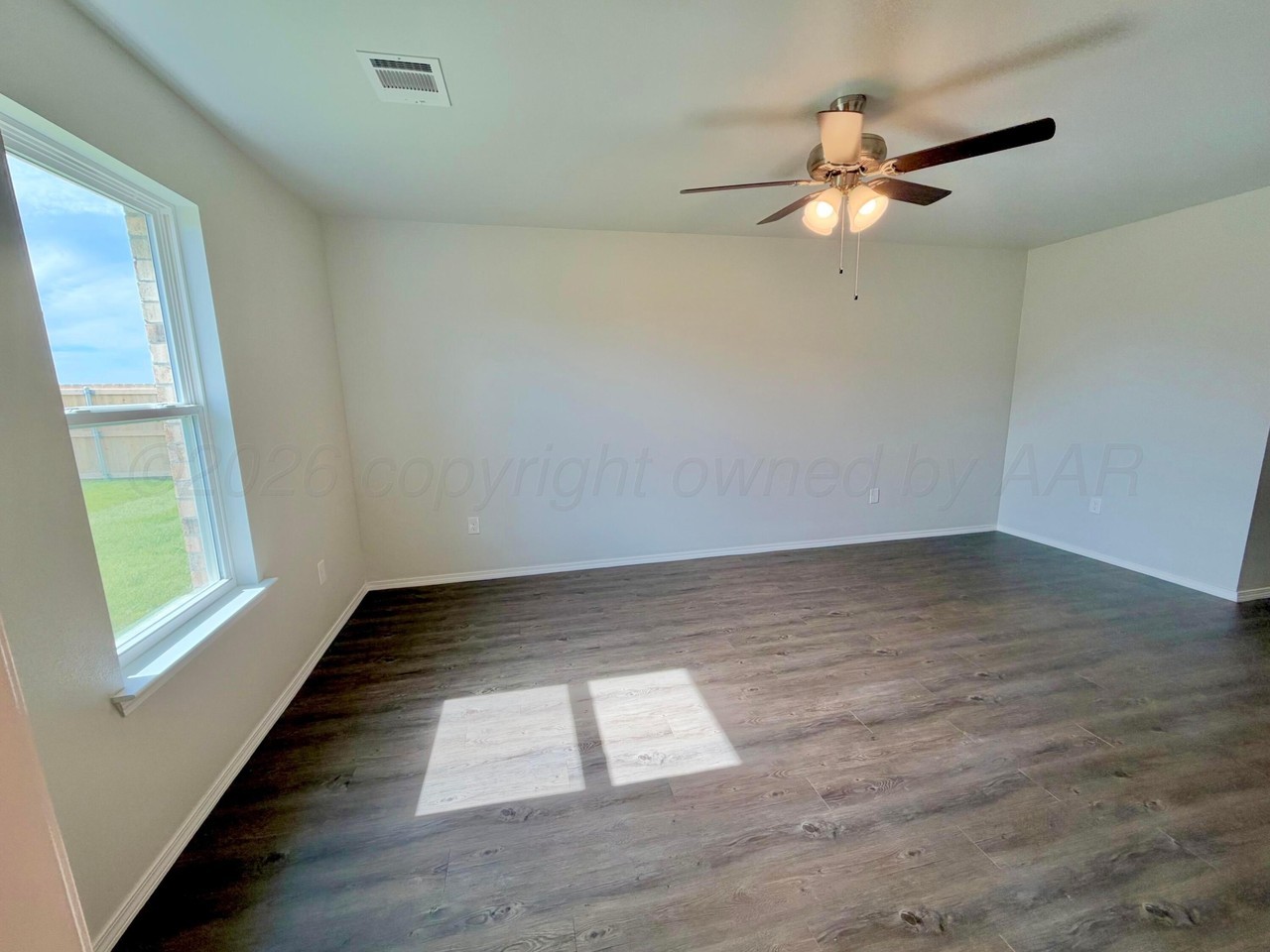 4405 Sunset St - Photo 6 of 13