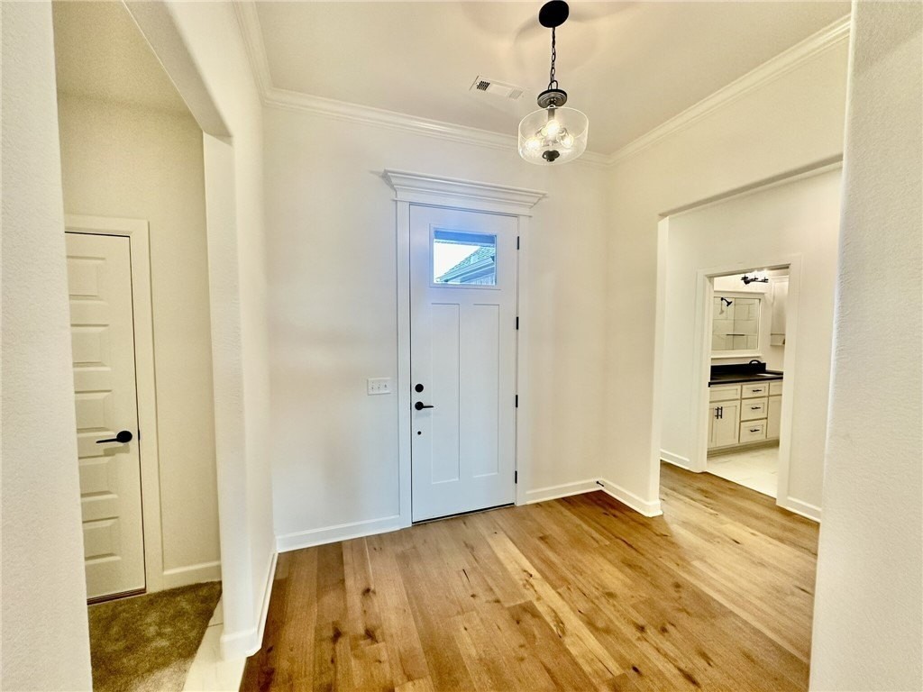 2301 Abbott Ln - Photo 2 of 29