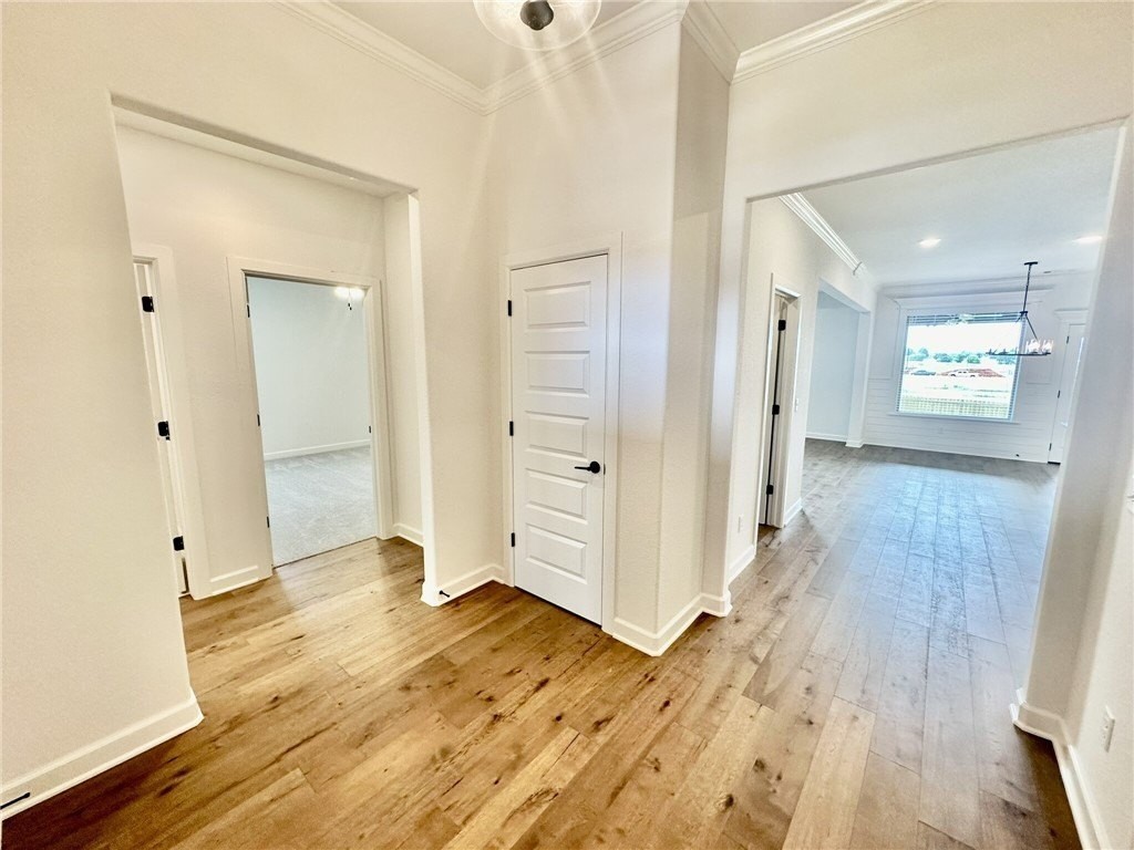2301 Abbott Ln - Photo 3 of 29
