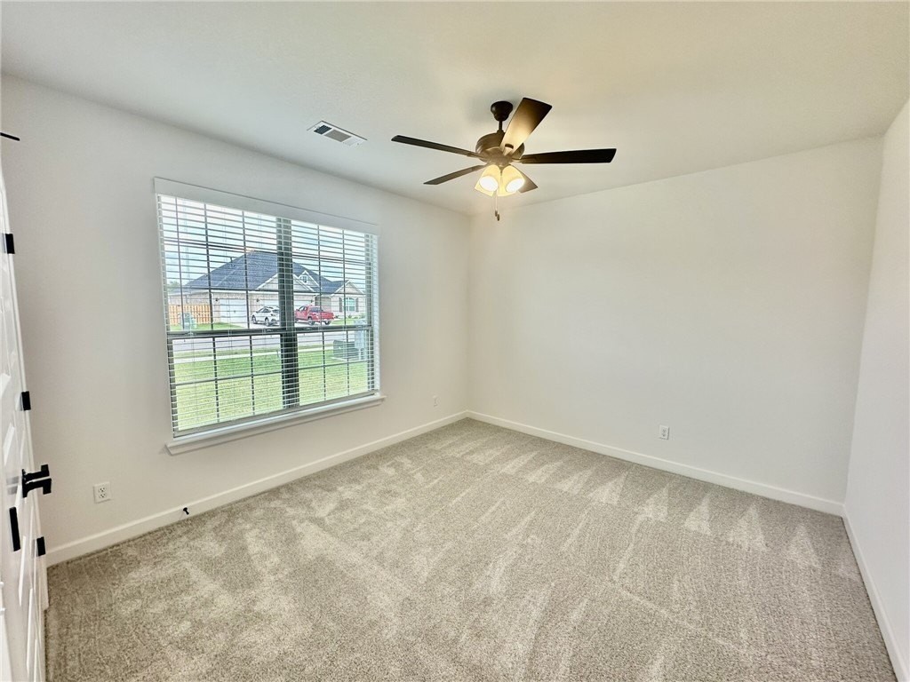 2301 Abbott Ln - Photo 5 of 29