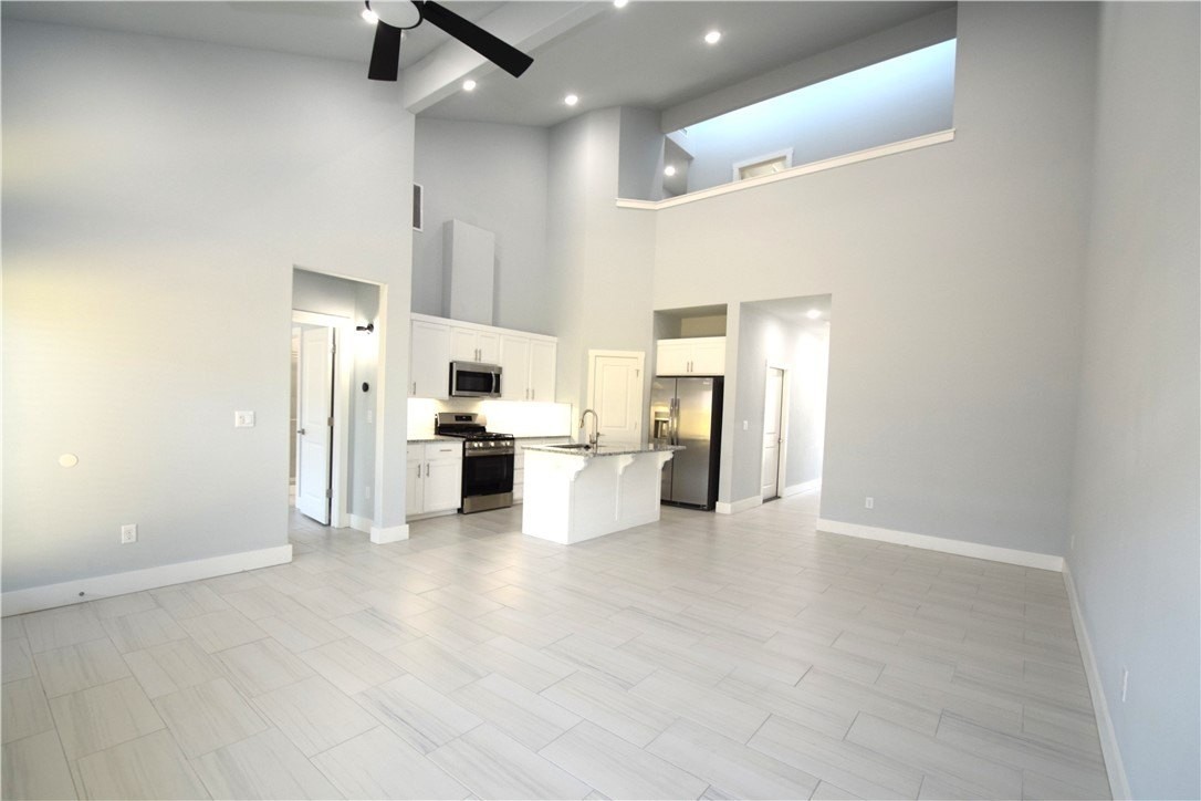 1830 Garnet Ave - Photo 4 of 21