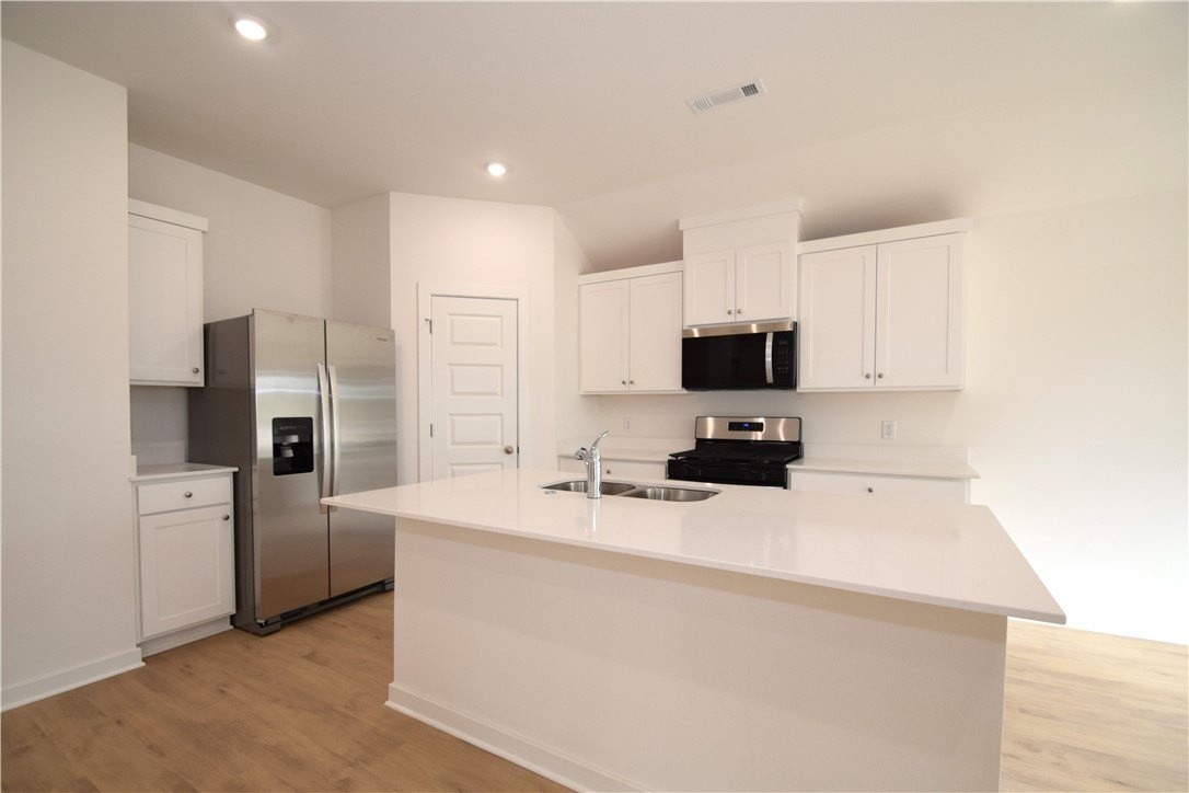 379 Florida Ave - Photo 5 of 25