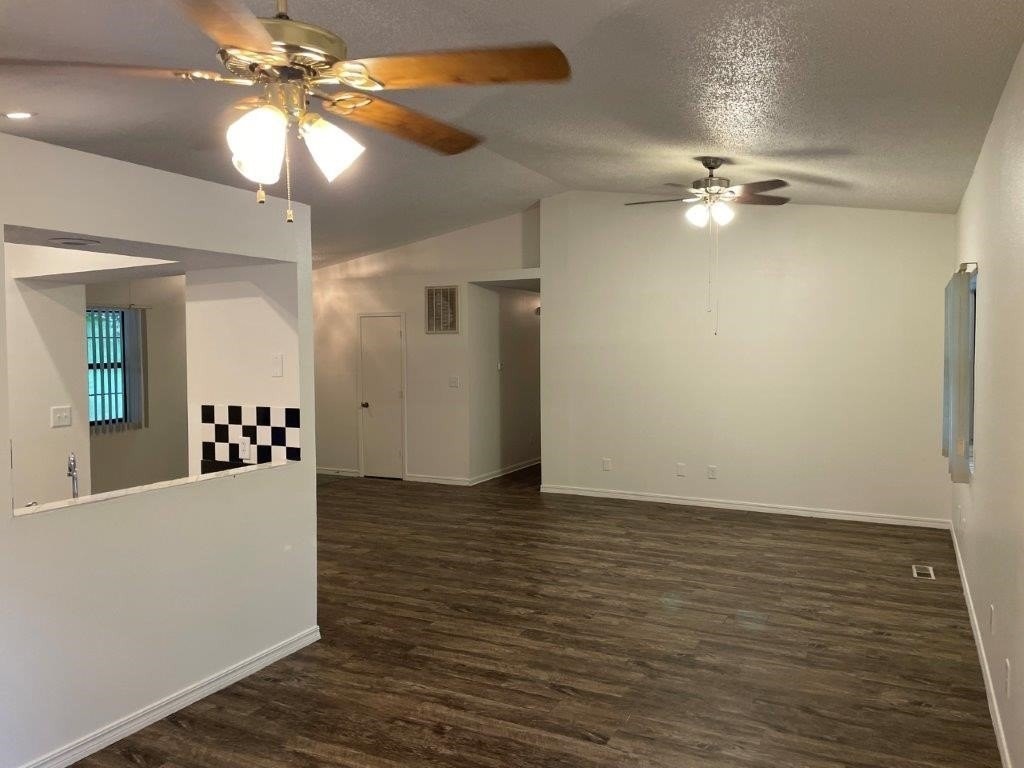 503 Robinson Ave - Photo 2 of 8