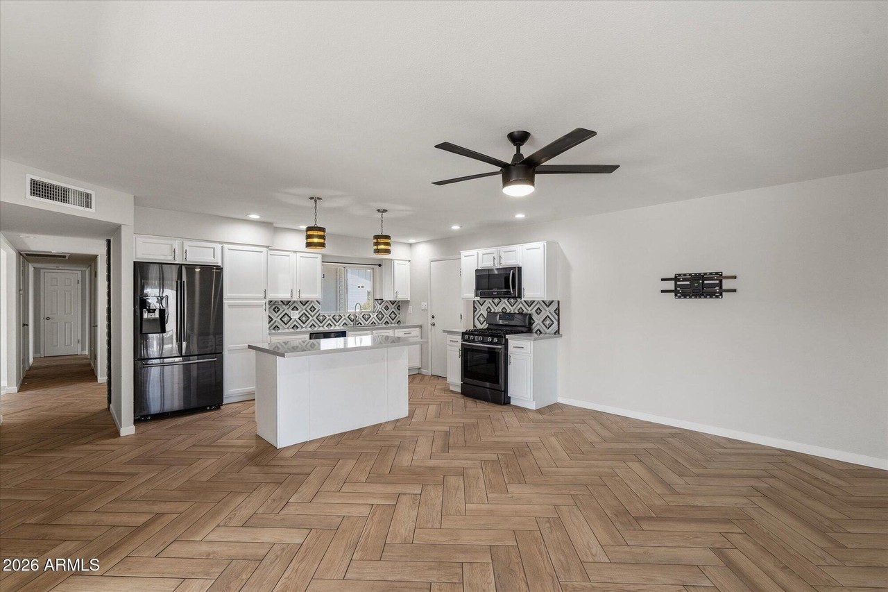 3127 W Yucca St - Photo 5 of 25