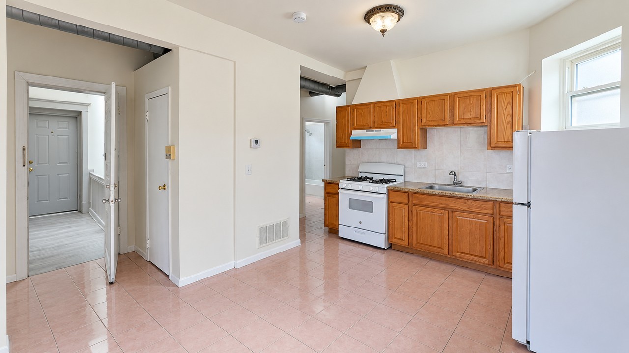3135 W Augusta Blvd #3W - Photo 4 of 26