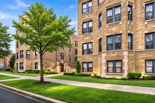 2336 W Addison St #H2 - Photo 1 of 1