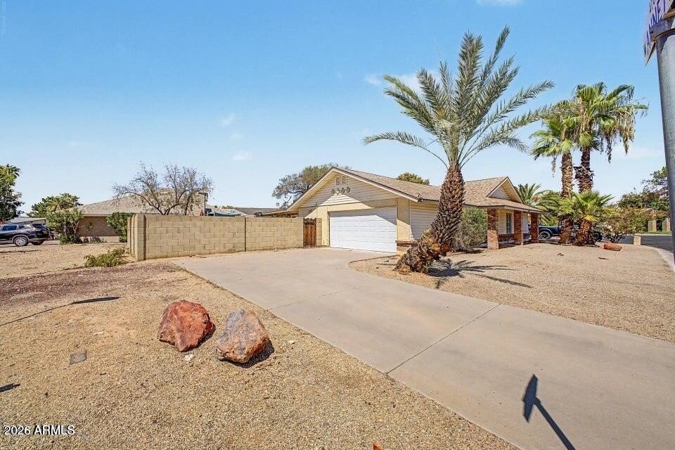 4716 W Annette Cir - Photo 2 of 31