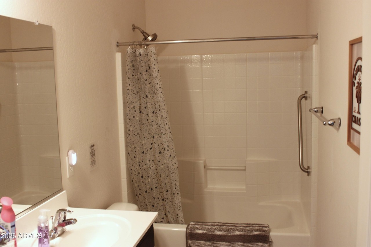 18016 W Ivy Ln - Photo 7 of 37
