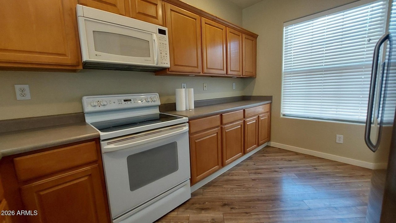 40105 N Graham Ct - Photo 5 of 49