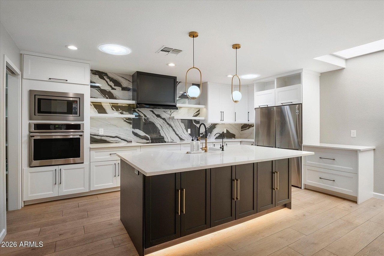 8023 E Via Del Desierto - Photo 2 of 37