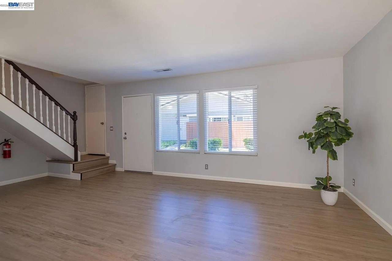 3043 Tonopah Cir - Photo 4 of 28