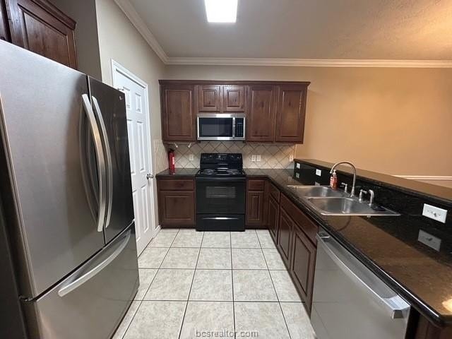 223 Forest Dr - Photo 4 of 21