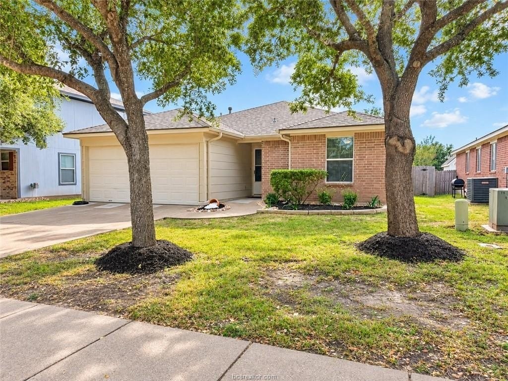 15108 Faircrest Dr - Photo 2 of 20
