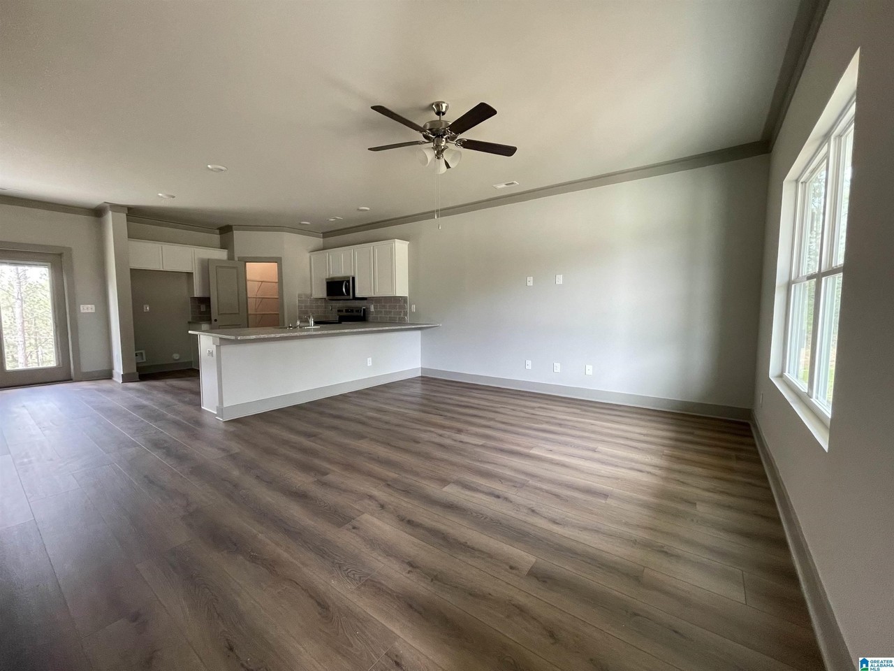 122 Cottage Ln - Photo 2 of 21