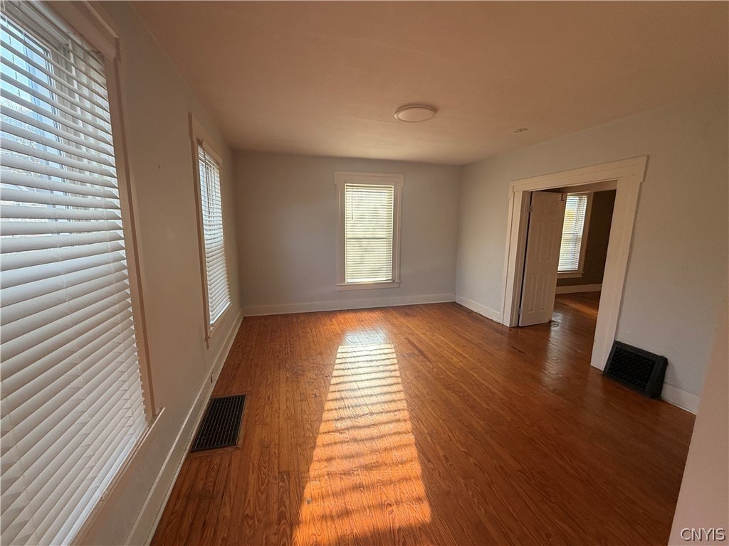 142 Washington St #B - Photo 7 of 19