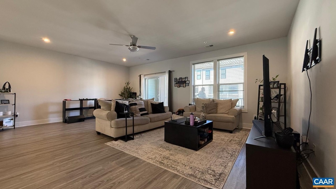 660 Noush Ct #B - Photo 3 of 35