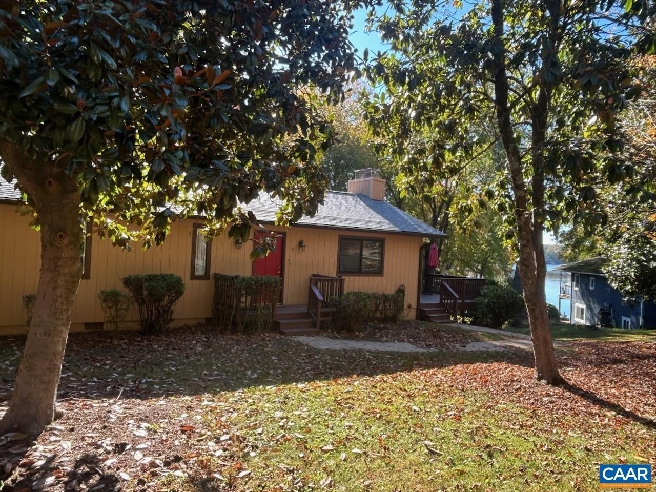 2 Pineknoll Cir - Photo 3 of 20