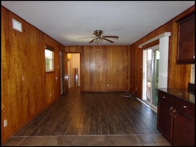 9010 W Markham St - Photo 4 of 20