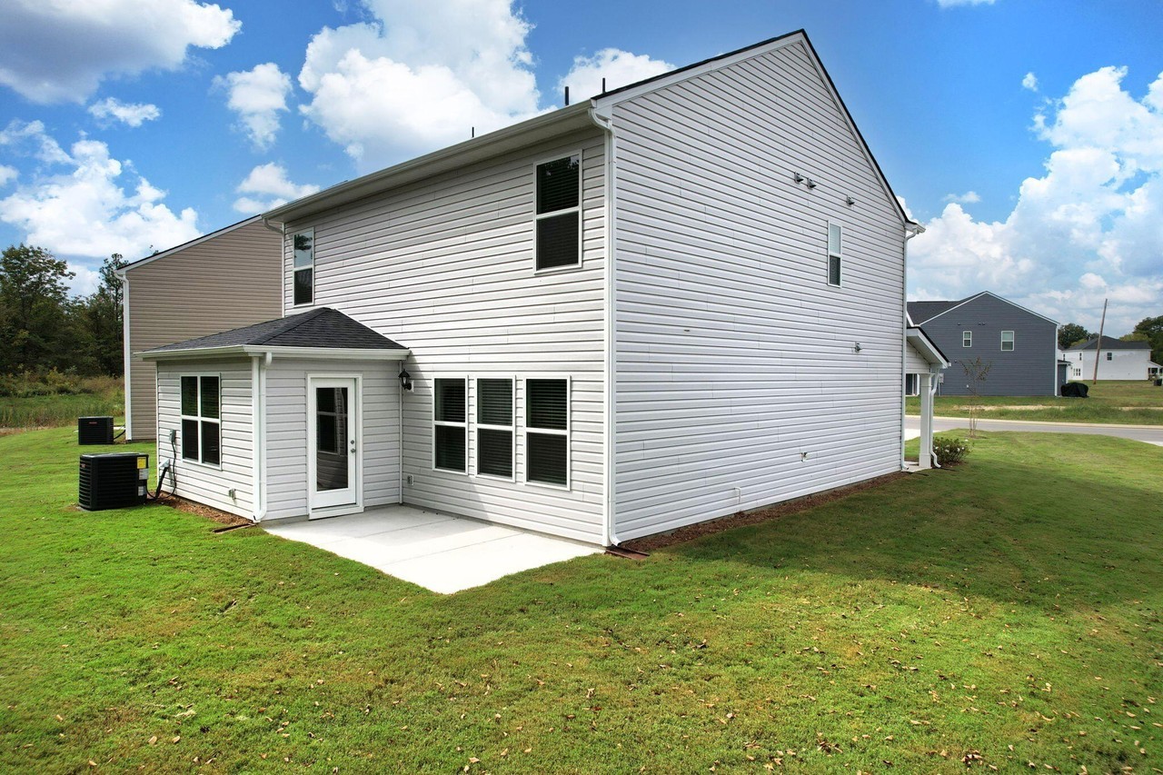 134 Evergreen Cir - Photo 3 of 39