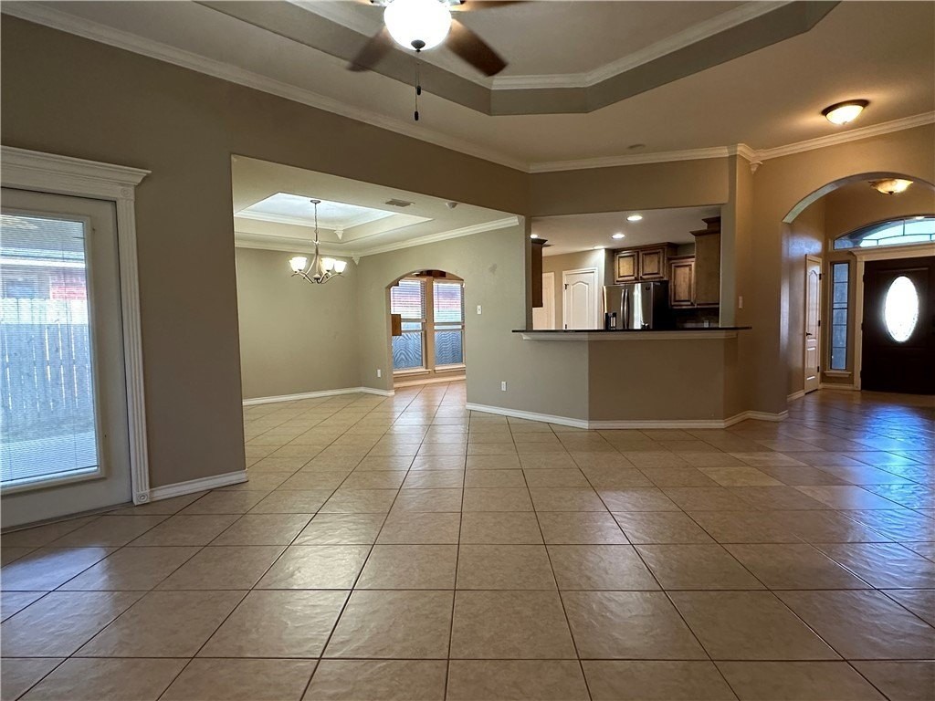 7525 Brush Creek Dr - Photo 4 of 28