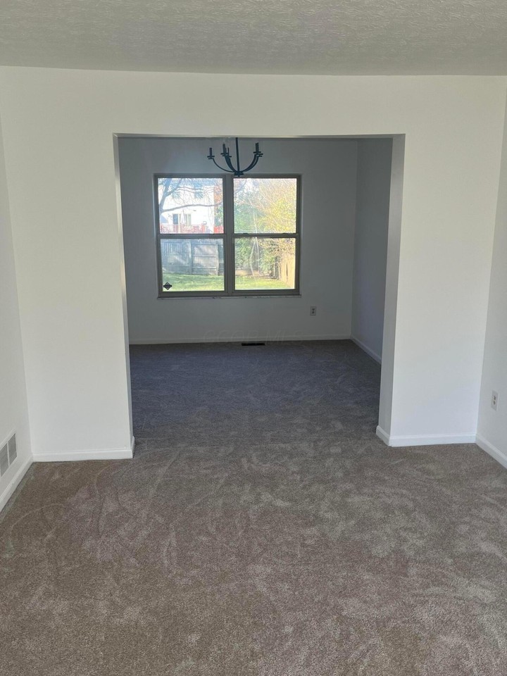 3139 Aldgate St - Photo 6 of 21