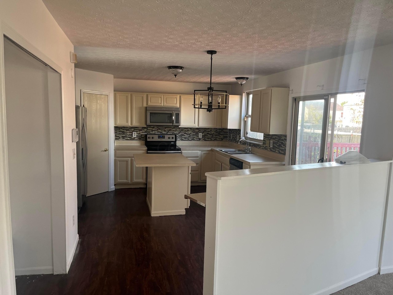 3139 Aldgate St - Photo 7 of 21