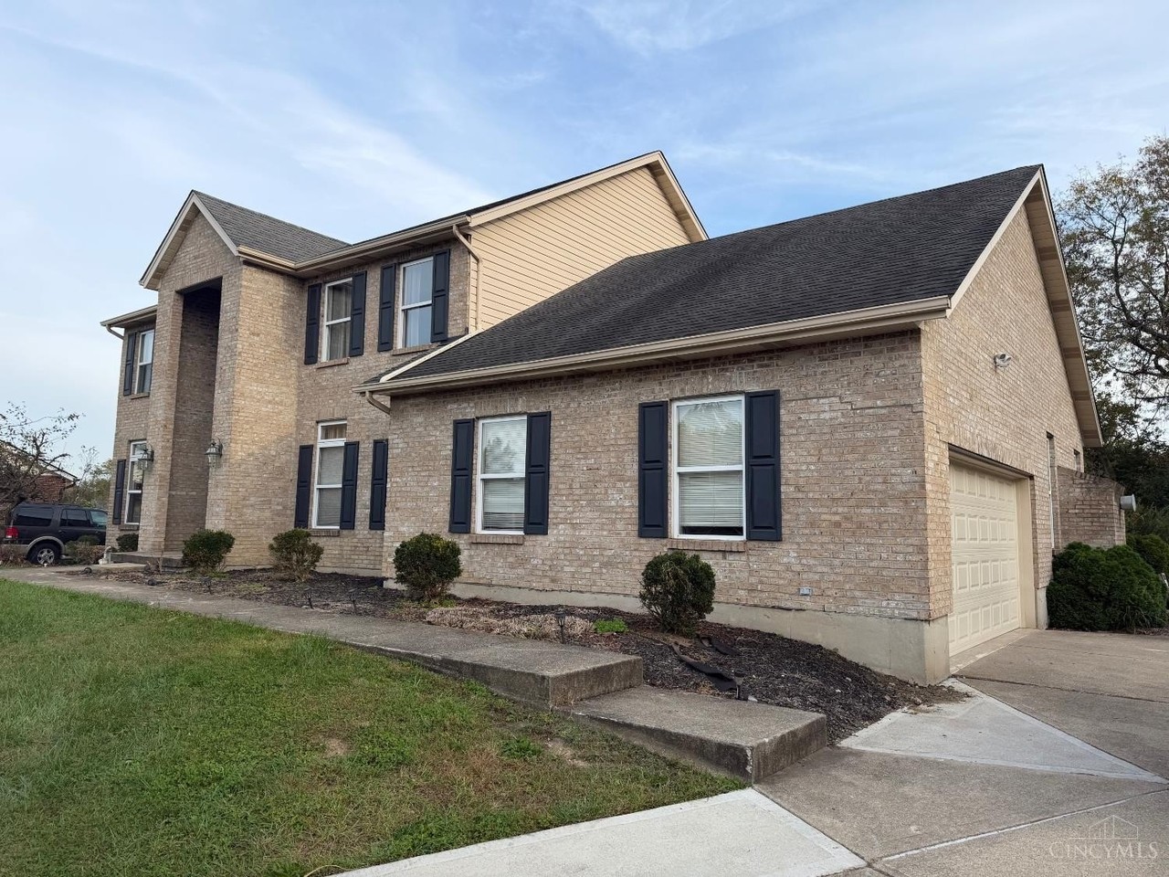 6961 Ash Creek Ct - Photo 2 of 4