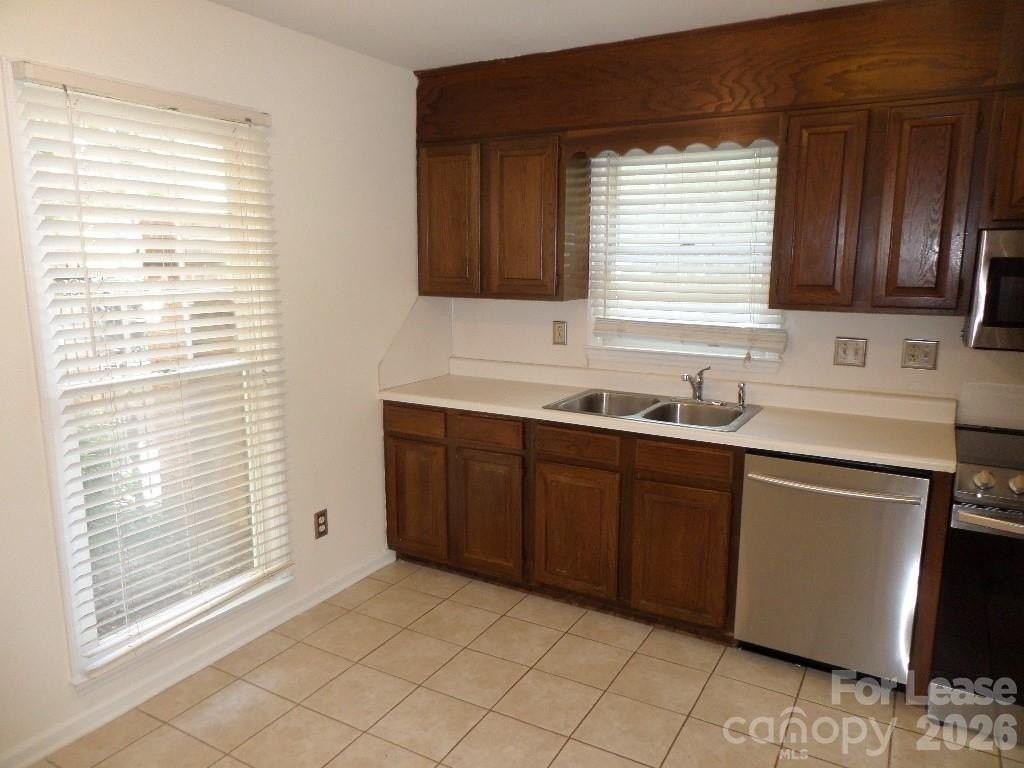 530 N Poplar St #A - Photo 2 of 11