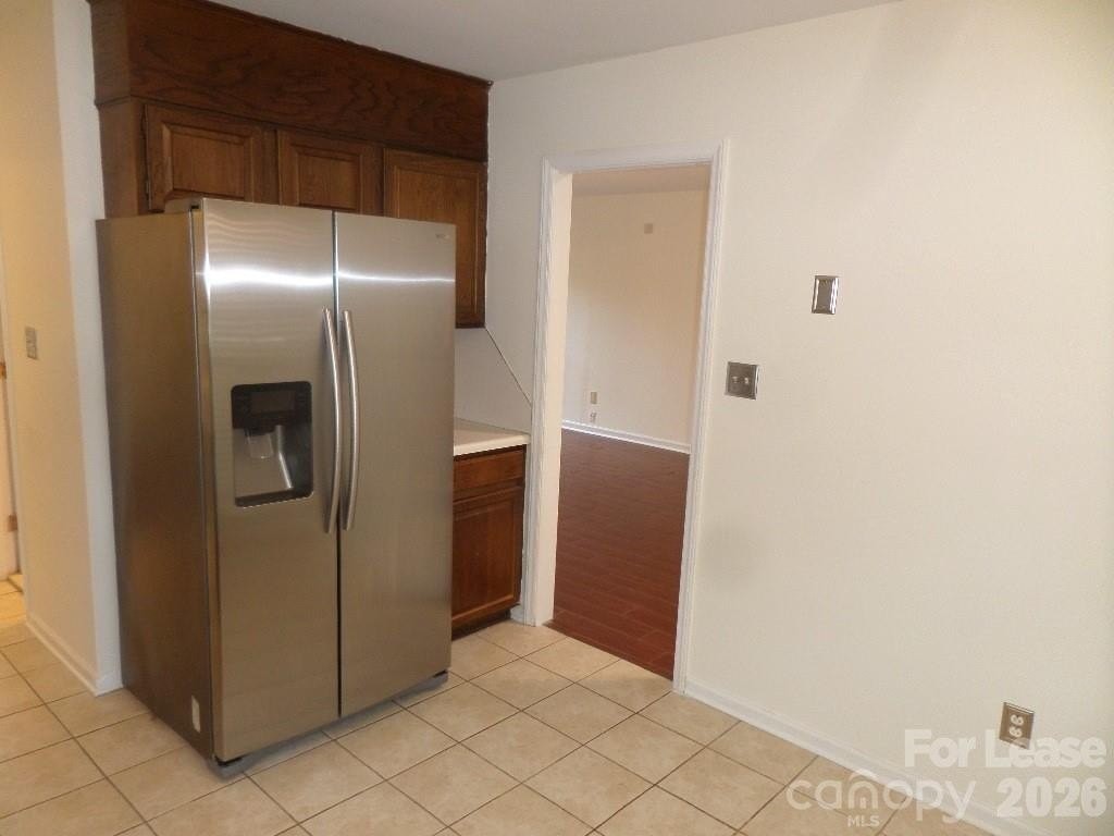 530 N Poplar St #A - Photo 3 of 11